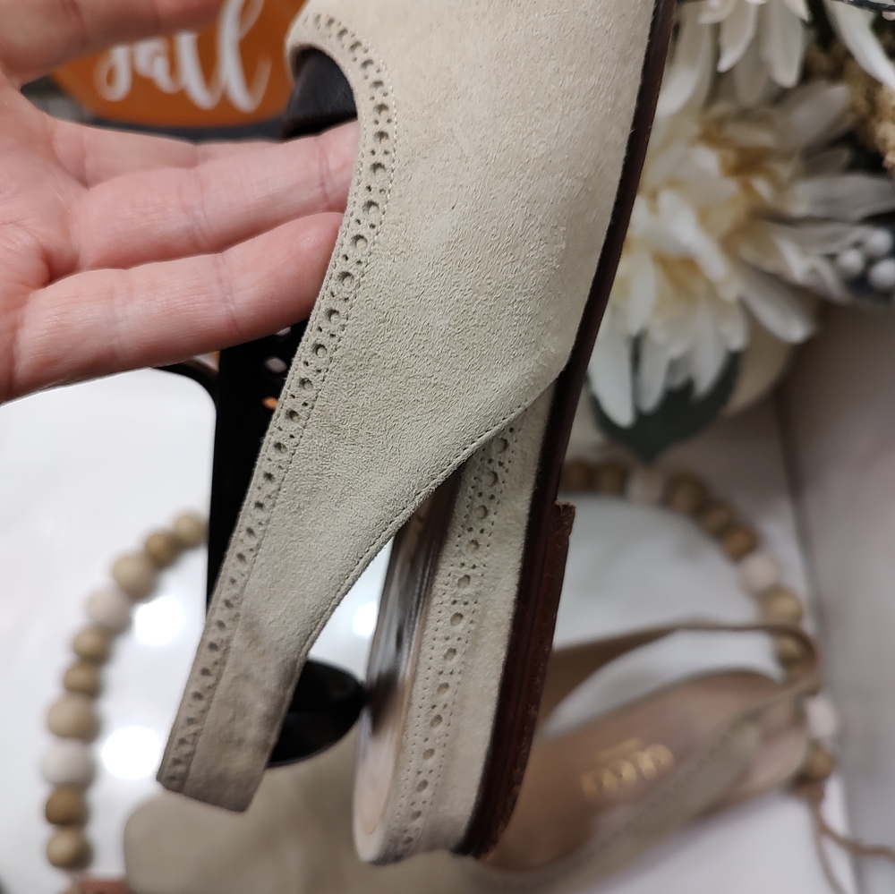 Gucci Cream and Black Mules with Rounded Toe - Picture 7 of 10